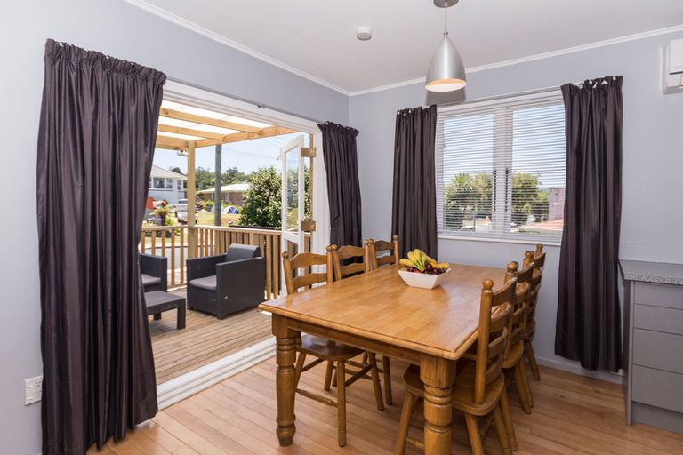 Photo of property in 18 Orchard Rise, Rosehill, Papakura, 2113
