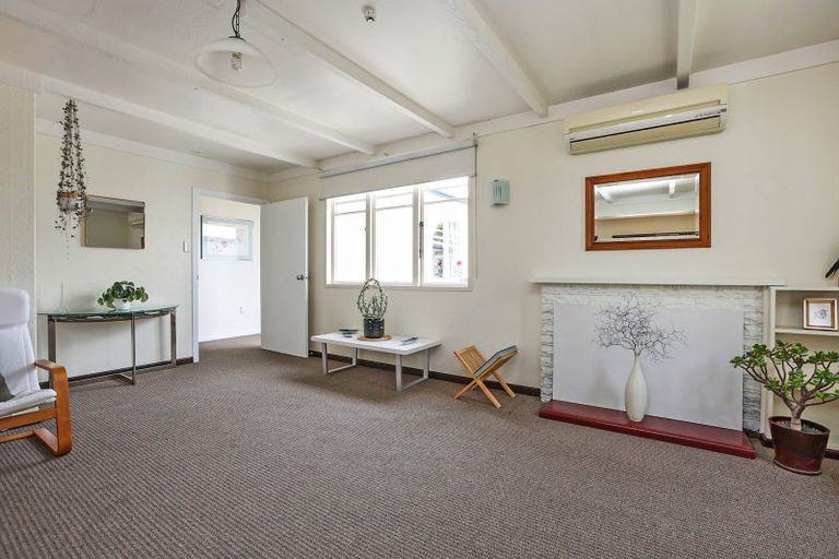 Photo of property in 15 Golding Road, Taradale, Napier, 4112