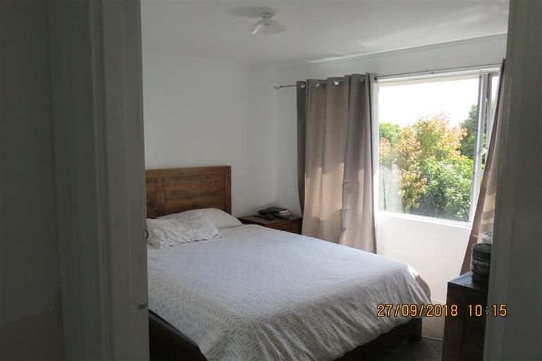 Photo of property in 10 Beauchamp Drive, Massey, Auckland, 0614