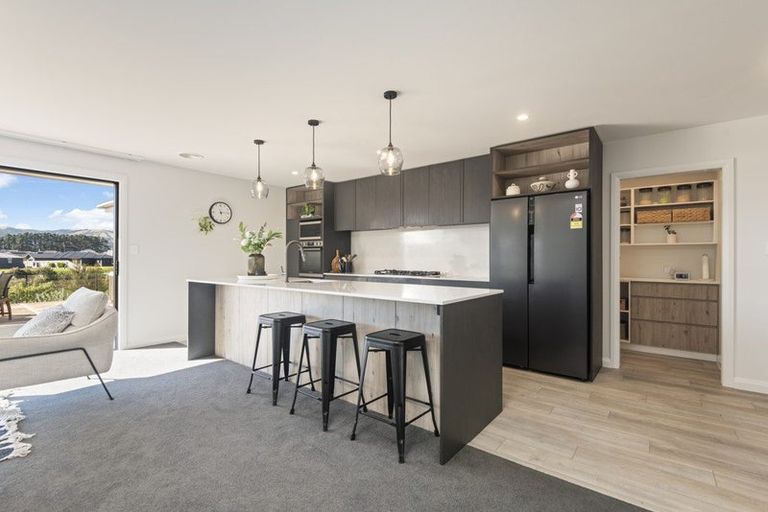 Photo of property in 20 Silicon Way, Fitzherbert, Palmerston North, 4410