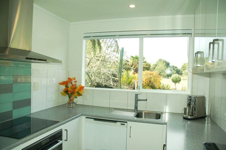 Photo of property in 28 James Mcleod Road, Shelly Beach, Helensville, 0874