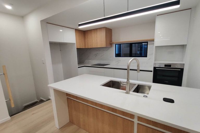 Photo of property in 15 Papatahi Lane, Flat Bush, Auckland, 2019