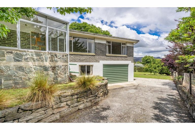 Photo of property in 10 Royal Terrace, Alexandra, 9320