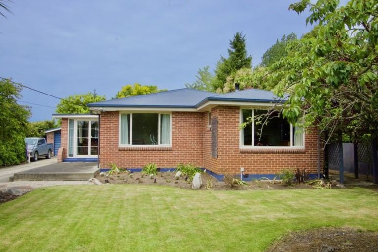 Photo of property in 92 Main North Road, Woodend, 7610