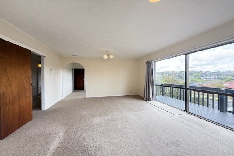 Photo of property in 70 Glencoe Road, Browns Bay, Auckland, 0630