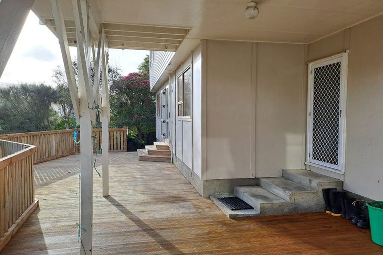 Photo of property in 84 Taylor Terrace, Tawa, Wellington, 5028