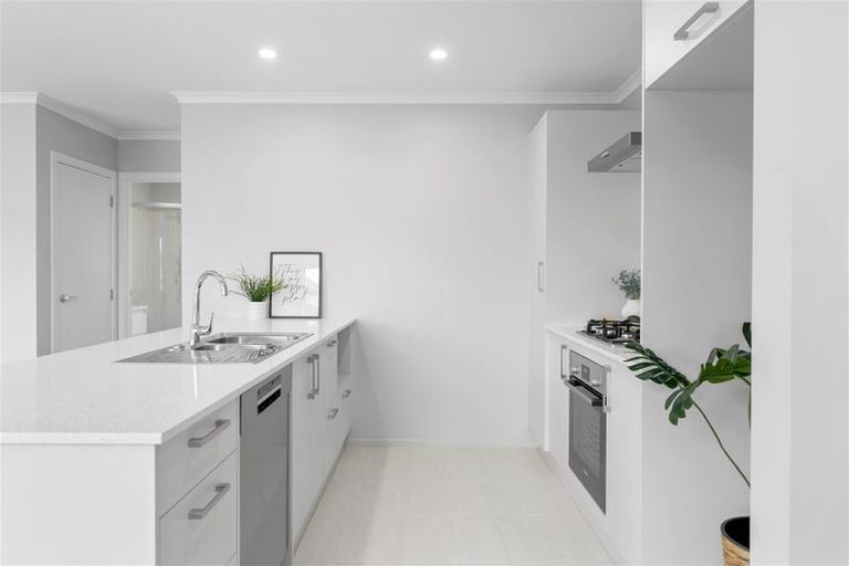 Photo of property in 69 Waruhia Crescent, Rototuna North, 3281