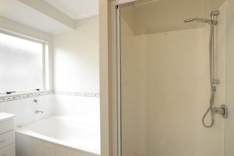 Photo of property in 52 Milson Drive, Papakura, 2110