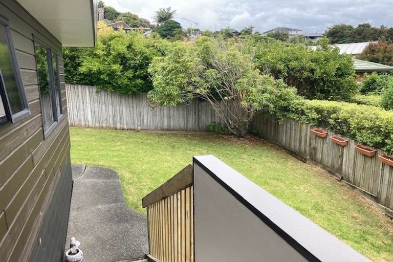 Photo of property in 3 Greenleaf Way, Northcross, Auckland, 0630