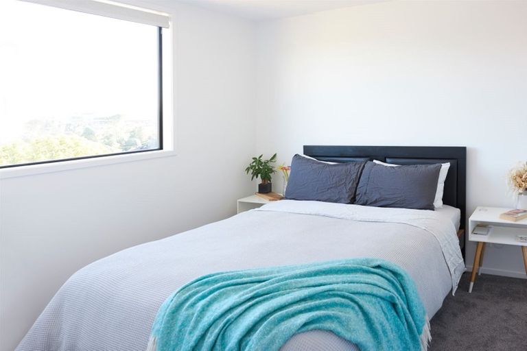 Photo of property in 52c Vodanovich Road, Te Atatu South, Auckland, 0610