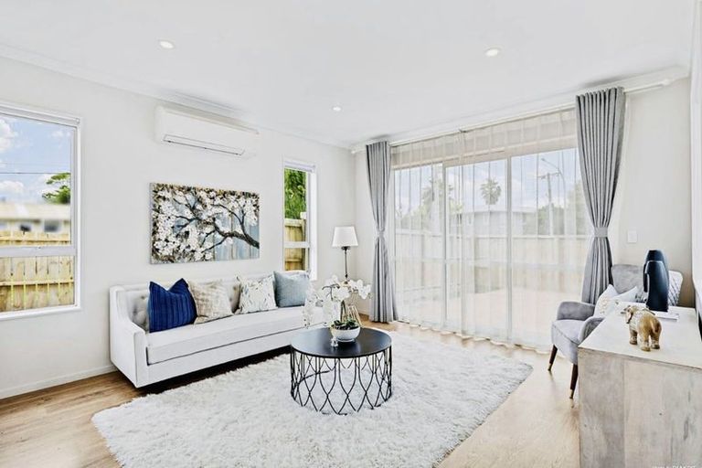 Photo of property in 8 Harrington Road, Henderson, Auckland, 0610