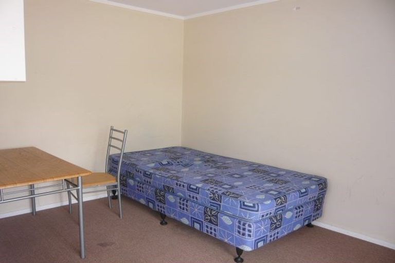 Photo of property in 2 Vine Street, Hillcrest, Hamilton, 3216