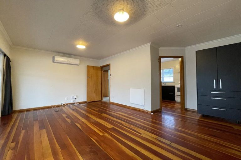 Photo of property in 1a Wood Street, Takaro, Palmerston North, 4410