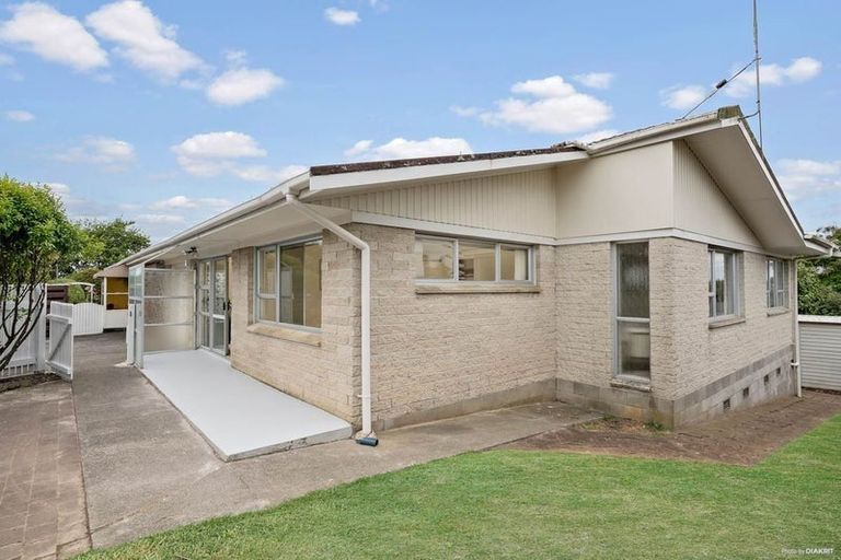 Photo of property in 2/30 Pegler Drive, Howick, Auckland, 2014