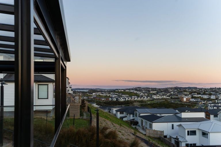 Photo of property in 39 Davey Crescent, Orewa, 0931