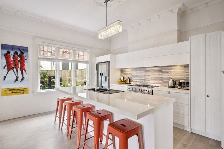 Photo of property in 155 Victoria Road, Saint Clair, Dunedin, 9012