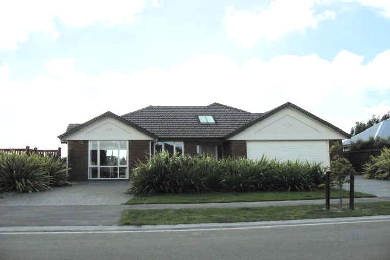 Photo of property in 15 Cathcart Crescent, Prebbleton, 7604