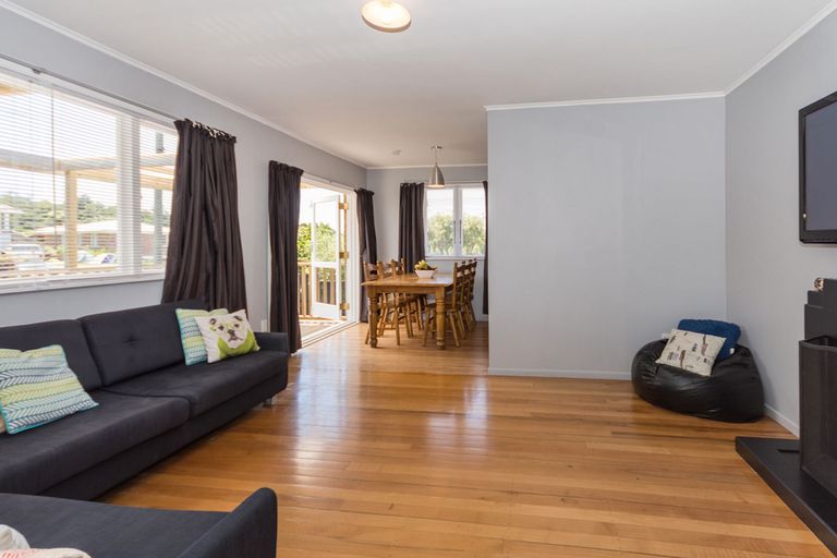 Photo of property in 18 Orchard Rise, Rosehill, Papakura, 2113