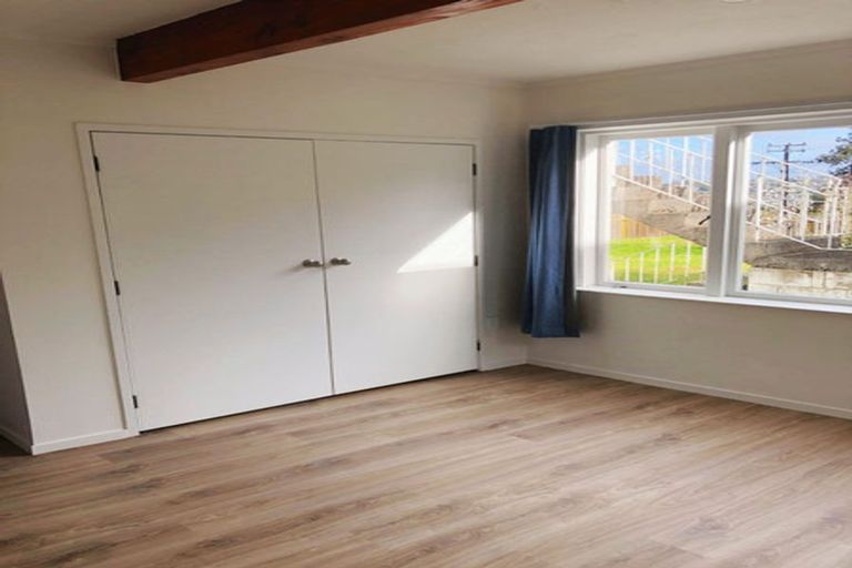 Photo of property in 3 Trinidad Road, Sunnynook, Auckland, 0620