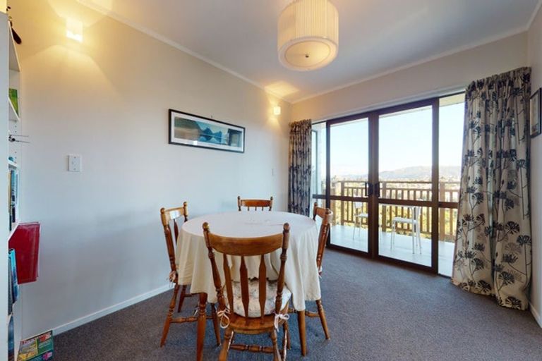 Photo of property in 3 Gaff Place, Whitby, Porirua, 5024
