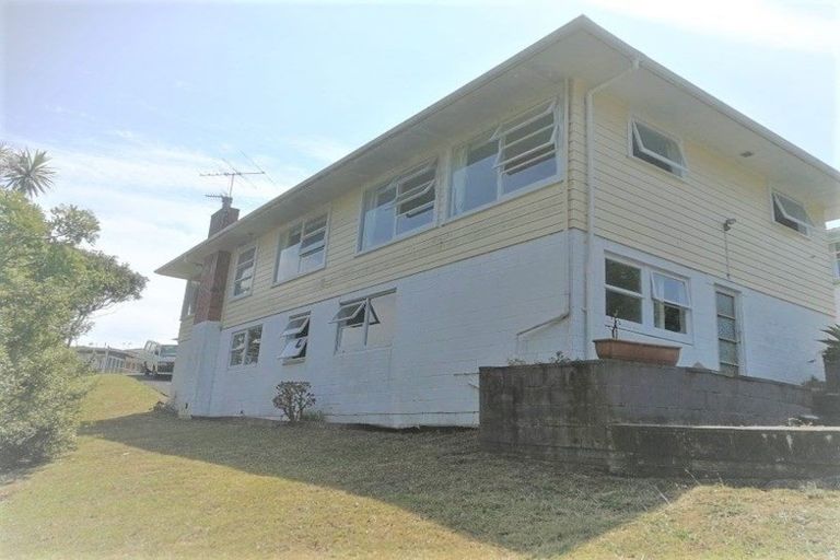 Photo of property in 6 Nicholson Place, Hillcrest, Auckland, 0627