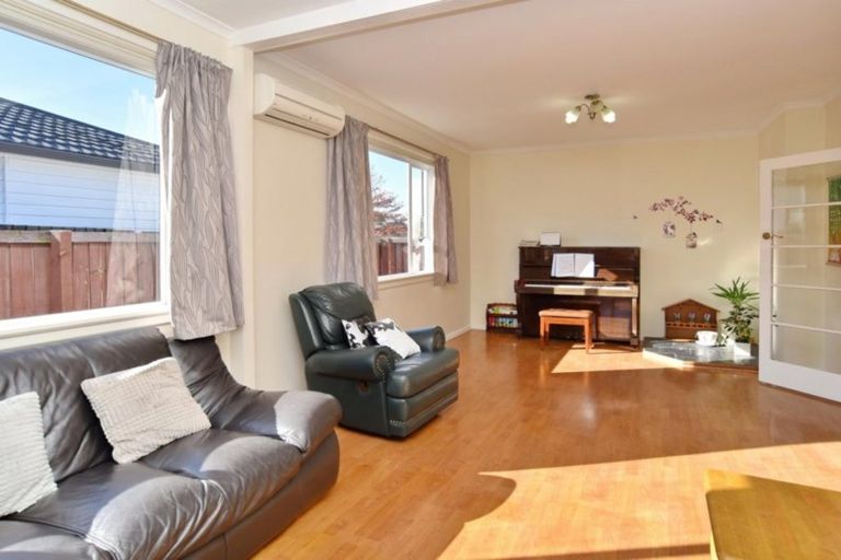 Photo of property in 213 Main North Road, Redwood, Christchurch, 8051
