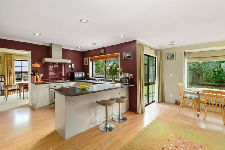 Photo of property in 8 Thelma Place, Lynmore, Rotorua, 3010