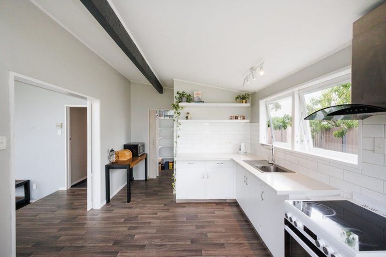 Photo of property in 73 Lockhart Avenue, Milson, Palmerston North, 4414