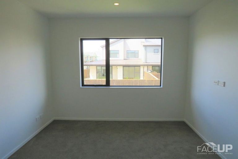 Photo of property in 47 Peihana Road, Hobsonville, Auckland, 0616