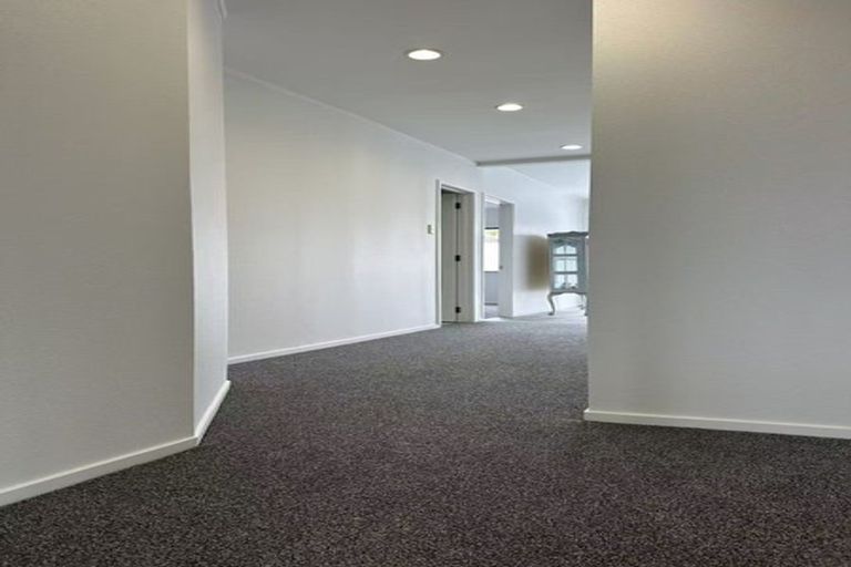 Photo of property in 1/127 Bucklands Beach Road, Bucklands Beach, Auckland, 2012