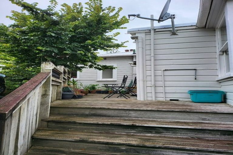 Photo of property in 1/28 Ribble Street, Island Bay, Wellington, 6023