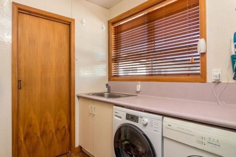 Photo of property in 424 Memorial Avenue, Burnside, Christchurch, 8053