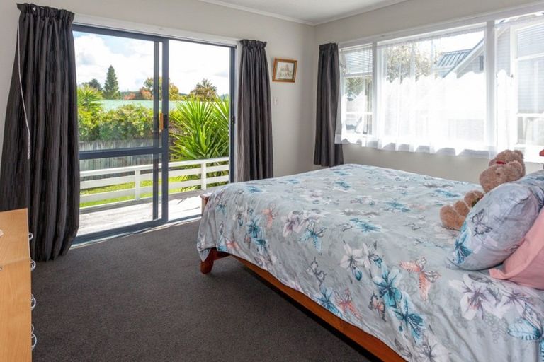 Photo of property in 114 Everitt Crescent, Whangamata, 3620