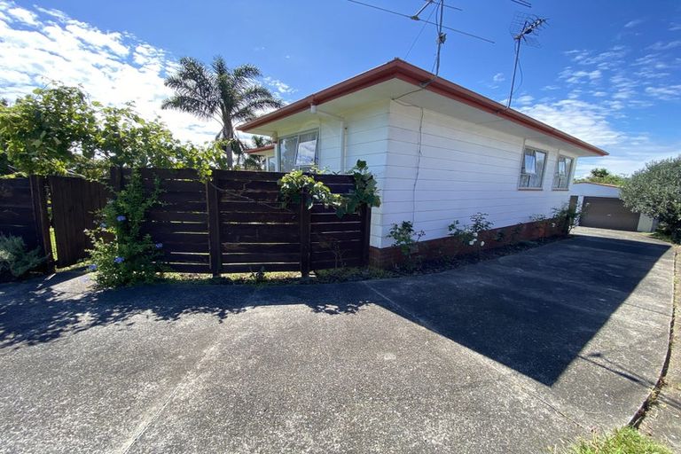 Photo of property in 60 Casuarina Road, Half Moon Bay, Auckland, 2012