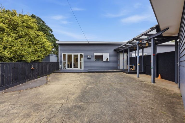 Photo of property in 82 Wairau Road, Oakura, 4314