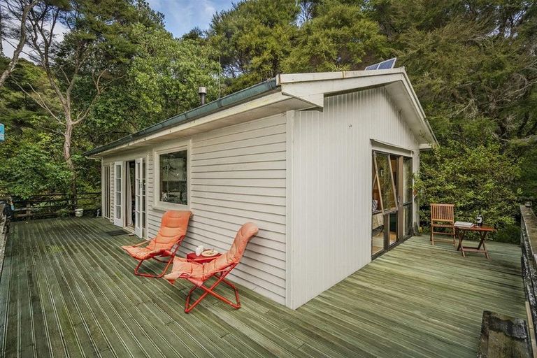 Photo of property in 295 Kopaki Point, Cooks Beach, Whitianga, 3591