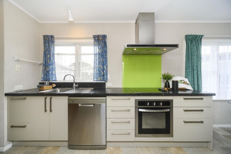 Photo of property in 5 Aspiring Avenue, Milson, Palmerston North, 4414