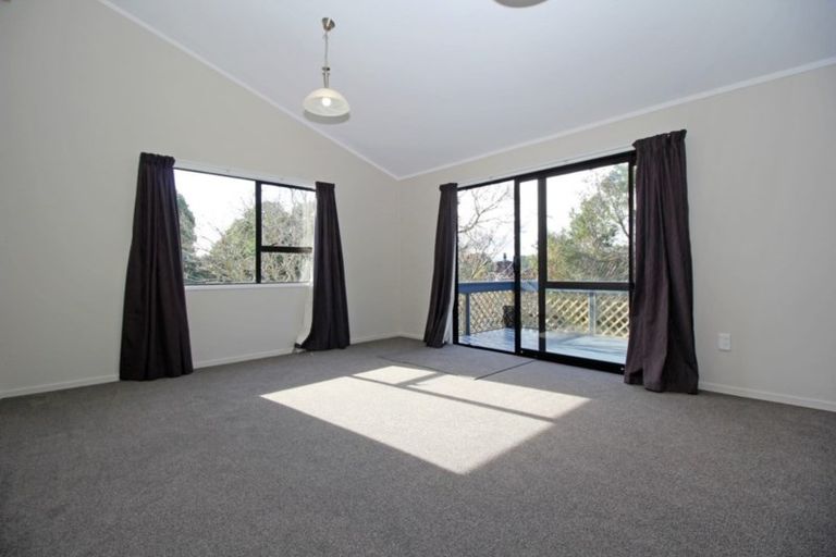 Photo of property in 31 Coulthard Terrace, Opaheke, Papakura, 2113