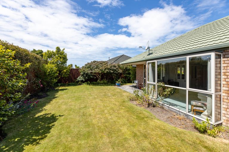 Photo of property in 3 Farquhars Road, Redwood, Christchurch, 8051