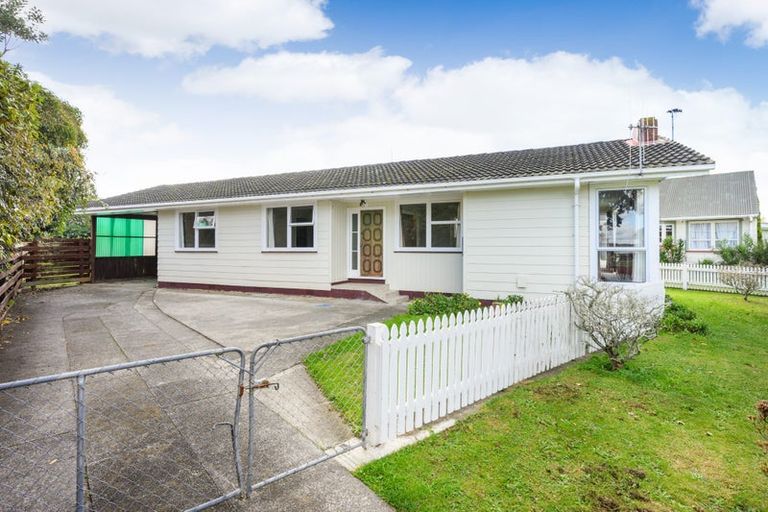Photo of property in 98 Apollo Parade, Milson, Palmerston North, 4414