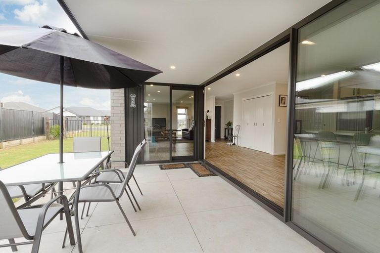 Photo of property in 38 Oak Ridge Drive, Te Awamutu, 3800