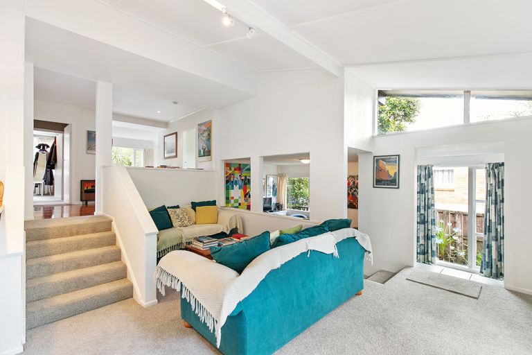 Photo of property in 75 Saddleback Rise, Murrays Bay, Auckland, 0630