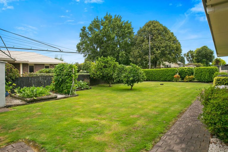 Photo of property in 260 Shakespeare Street, Leamington, Cambridge, 3432