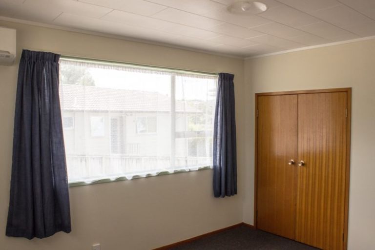 Photo of property in 27 Pipitea Place, Massey, Auckland, 0614