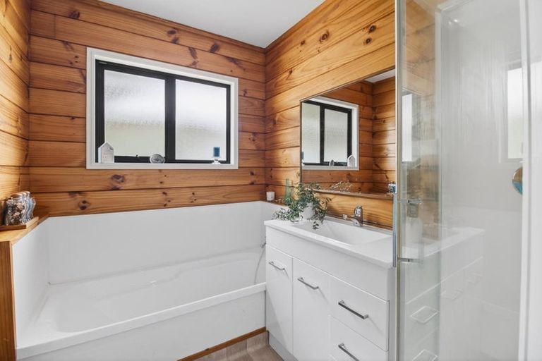 Photo of property in 6 Vintners Close, Huapai, Kumeu, 0810