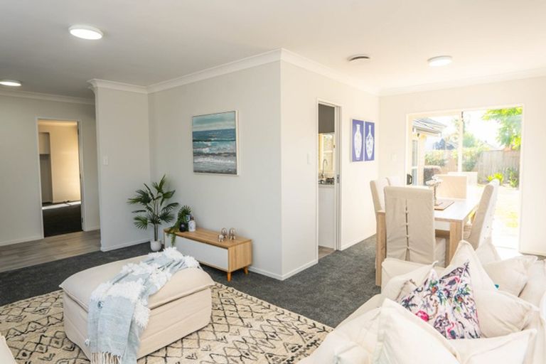 Photo of property in 5 Greta Banks Place, Wattle Downs, Auckland, 2103