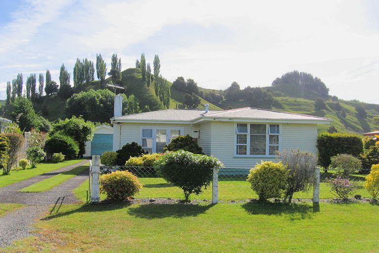 Photo of property in 8 Nelvin Avenue, Manunui, Taumarunui, 3992