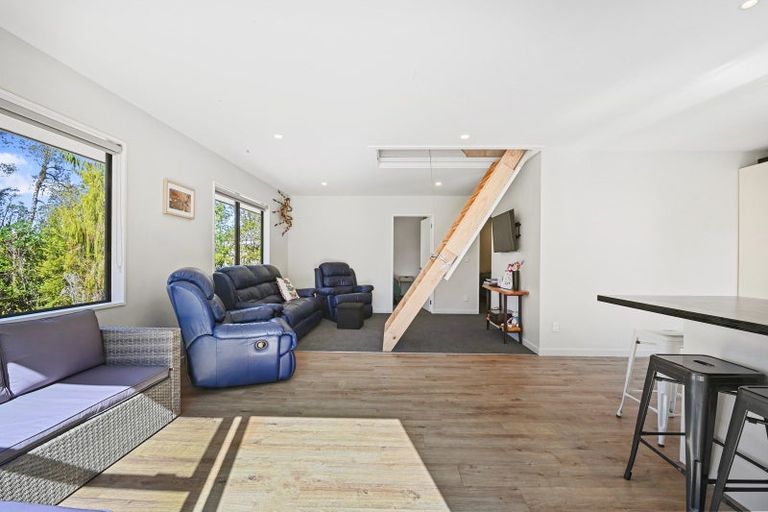 Photo of property in 11 Brownlee Drive, Moana, 7872