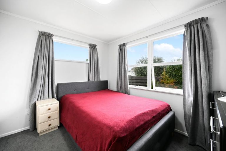 Photo of property in 10 Bremridge Place, Melville, Hamilton, 3206