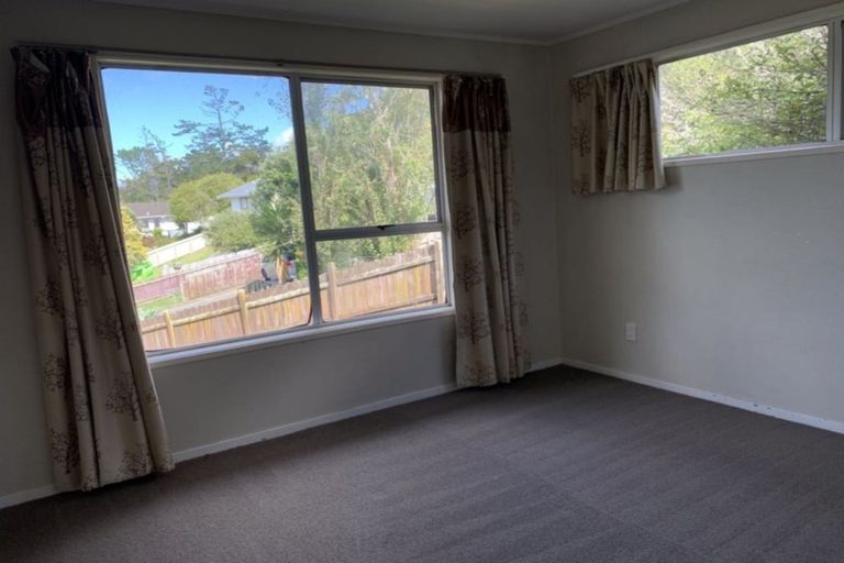 Photo of property in 7 Mcquoid Place, Glenfield, Auckland, 0629